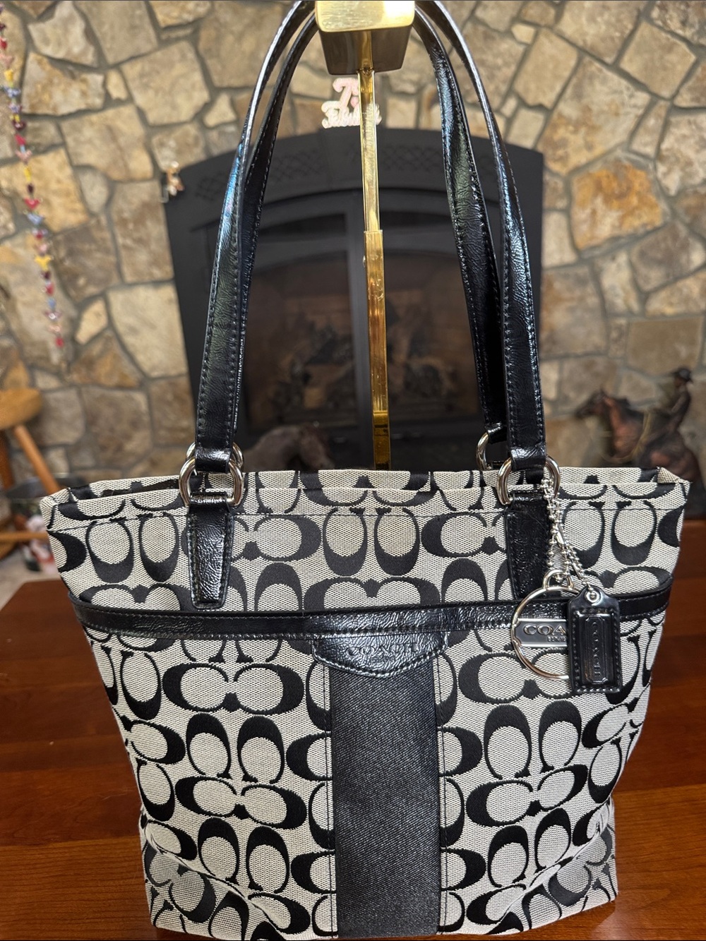 Coach Signature C Black/Silver Canvas Patent Leather Tote F28504 Pristine - Picture 2 of 7